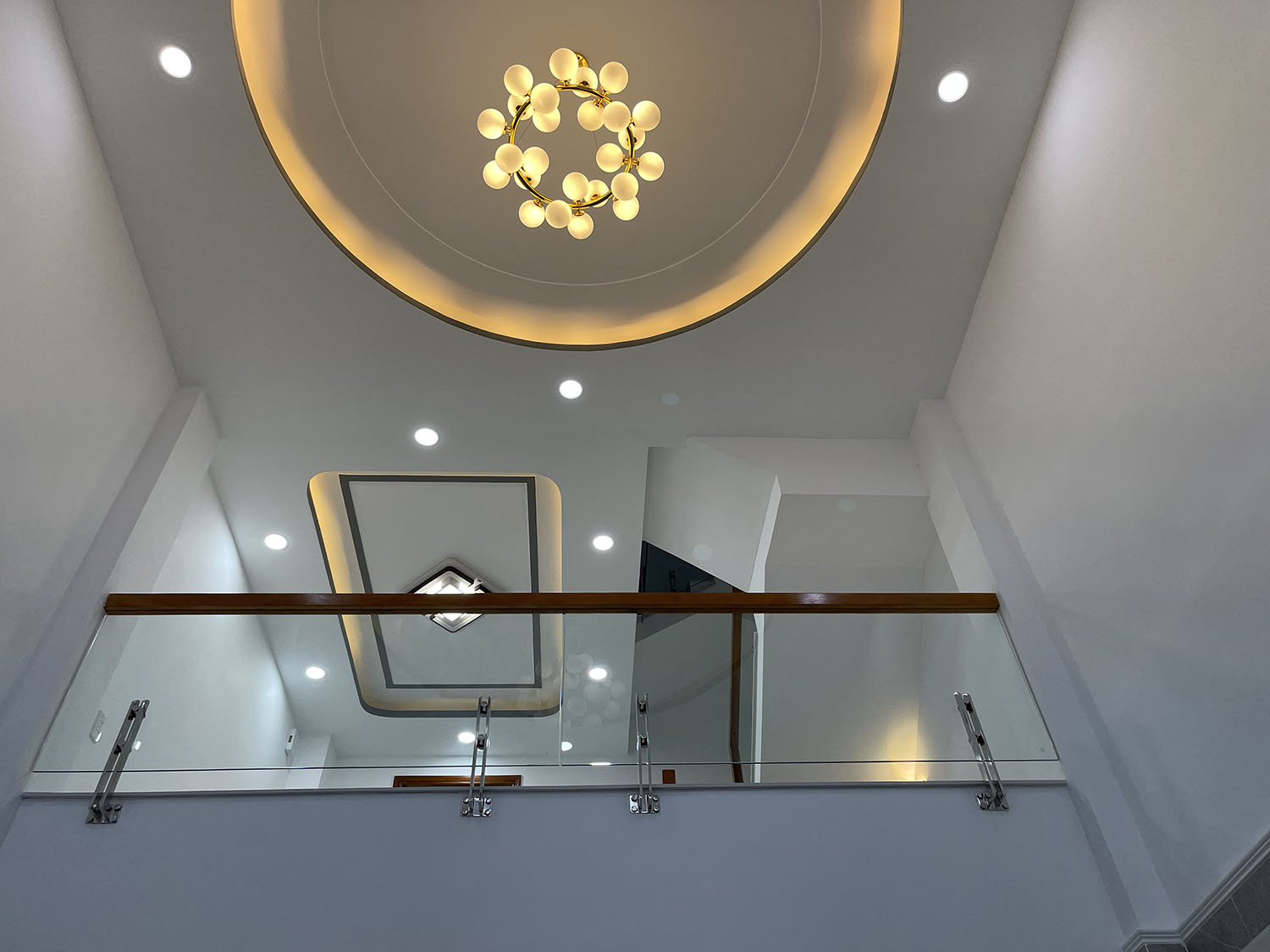 Bán nhà Nơ Trang Long, Quận Bình Thạnh Tuyệt phẩm 4 lầu (4,2m x 14m) tk Singapore ôtô đổ trong nhà.